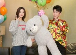 娱乐吃瓜背景图,揭秘明星幕后吃瓜大揭秘