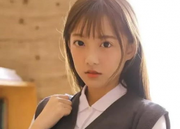 娱乐吃瓜酱女孩打车